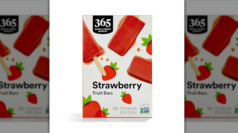 white box of Whole Food's strawberry fruit bars with a cute strawberry graphic