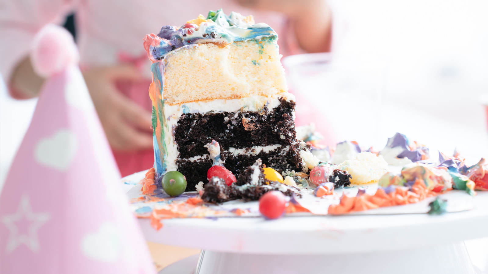 Cotton Swabs Are The Skinny Heroes That Prevent Smushed Icing On Leftover Cake