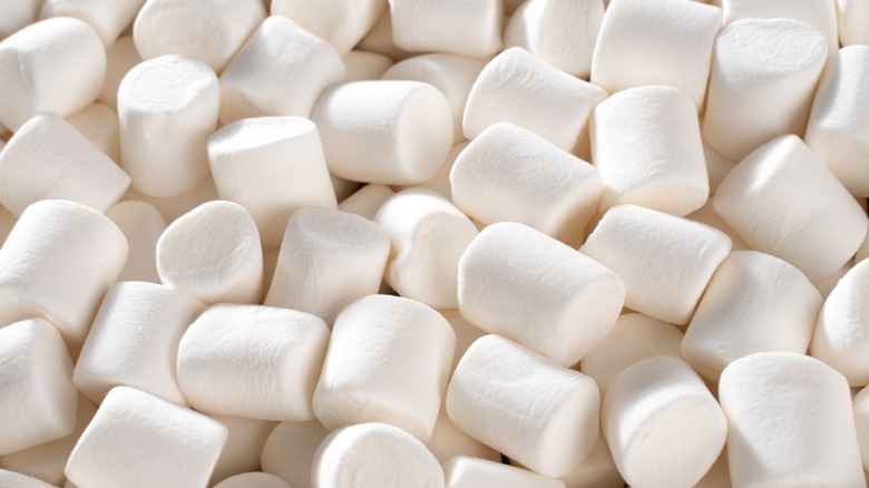 A number of white marshmallows.