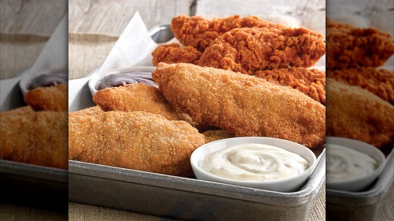 The original chicken and buffalo tenders from Culver's on a tray with ranch.