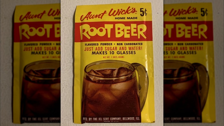 packet of Aunt Wick's root beer