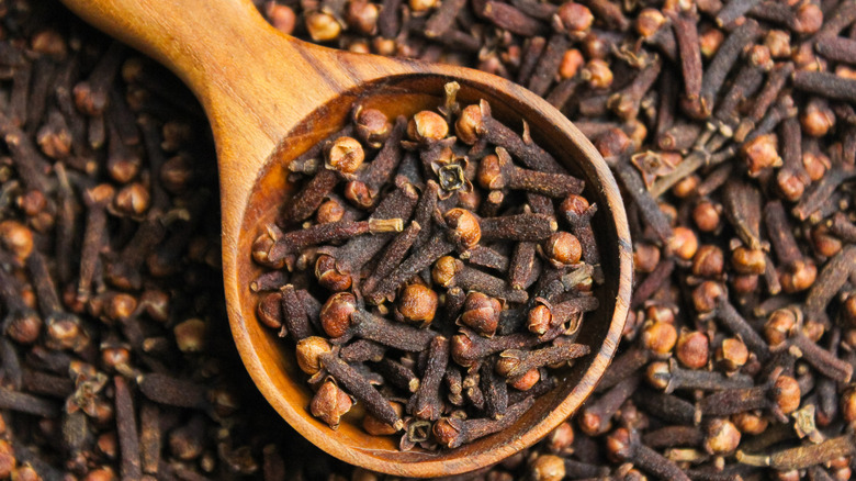 A spoonful of cloves