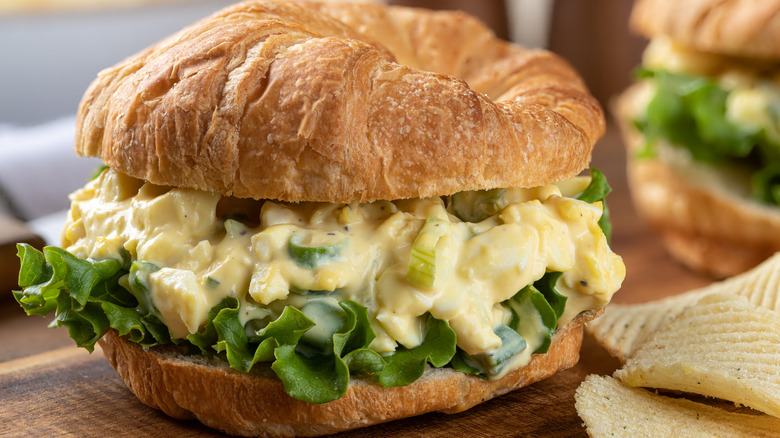 egg salad sandwich