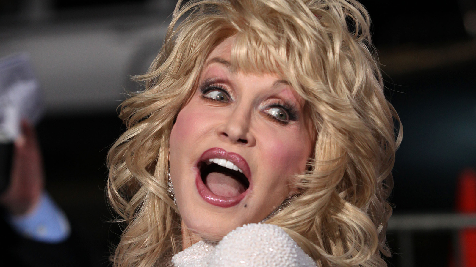 Here's What Dolly Parton Orders At Taco Bell