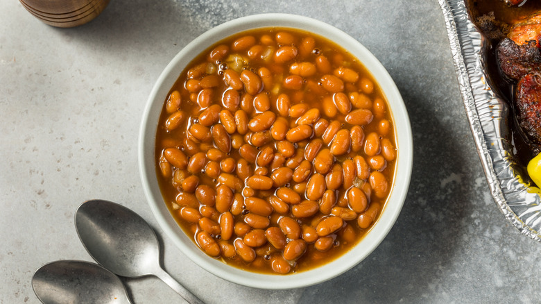 bowl of baked beans