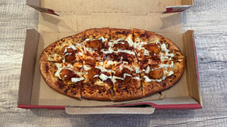 Pizza Hut's Crafted Flatzz Nashville hot chicken in box