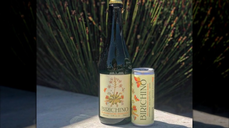 Bottle and can of petillant-naturel sparkling wine