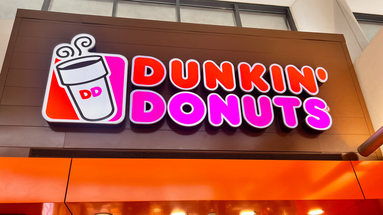 Dunkin Donuts sign