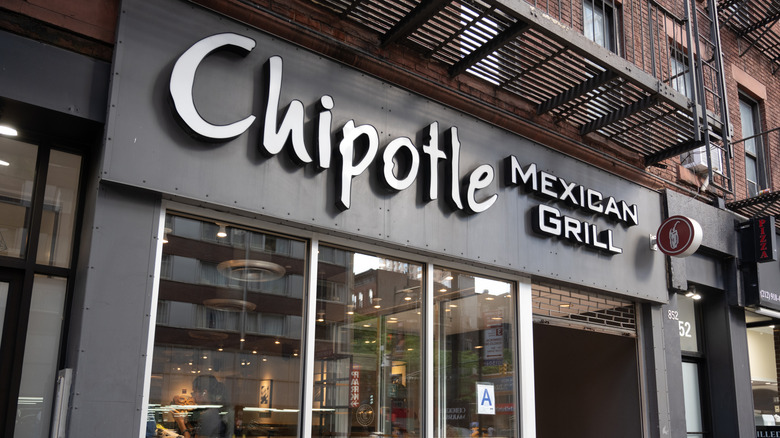 Exterior of a Chipotle on a city street