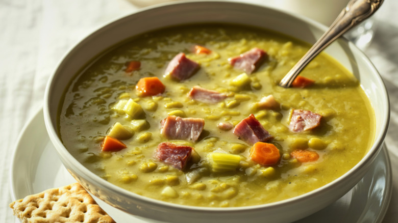 Creamy split pea soup with ham