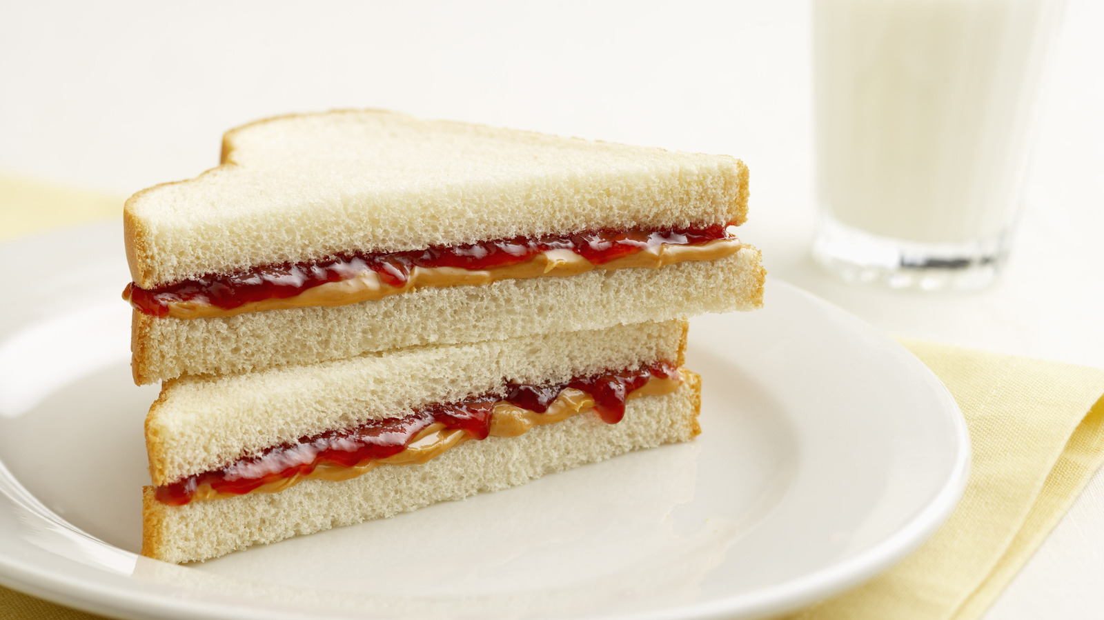 Prevent Messy PB&J Sandwiches With One Extra Step