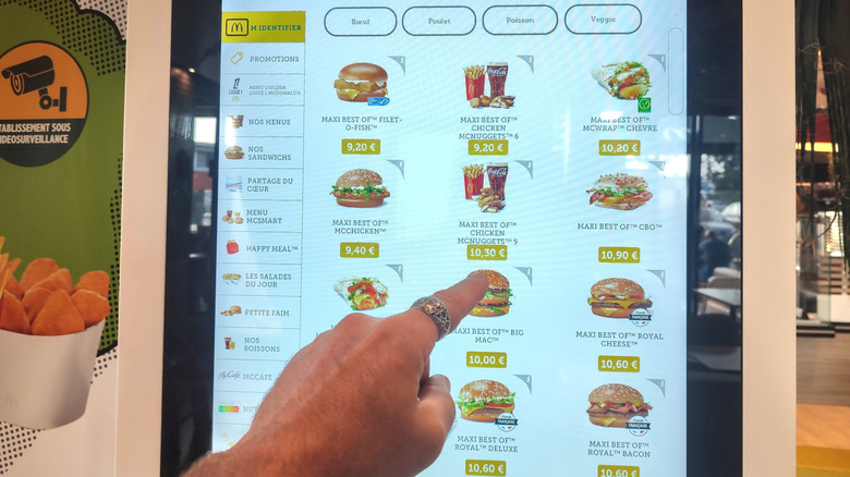 An order screen at a French Mcdonald's showing various French menu items