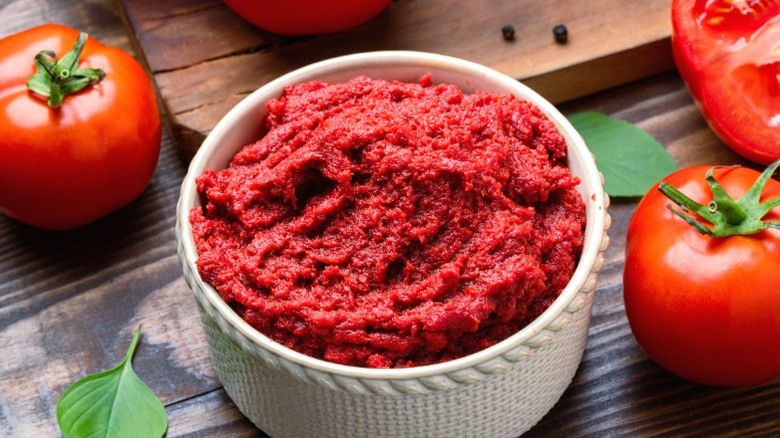 Tomato paste in a bowl.