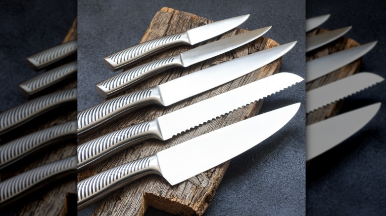 Set of knives