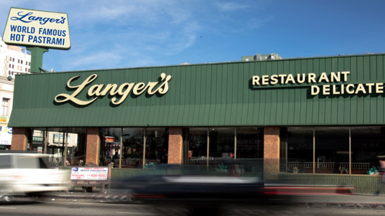 Exterior of Langer's Delicatessen, Los Angeles