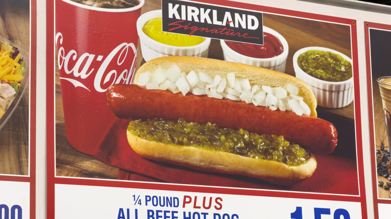 A sign advertising the $1.50 hot dog combo from Costco