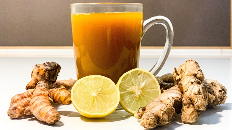 Juice with lemons and ginger