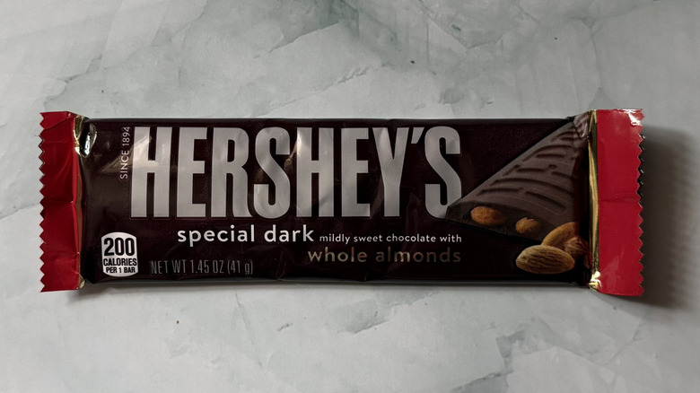 Hershey's Special Dark with Almonds bar