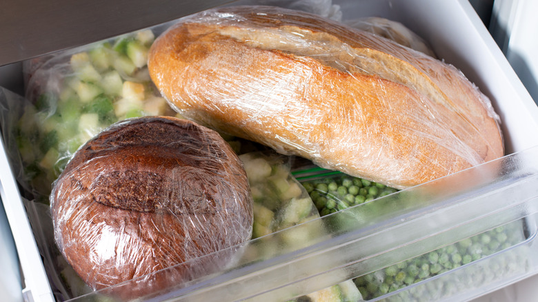 Bread wrapped in plastic wrap is freezer drawer