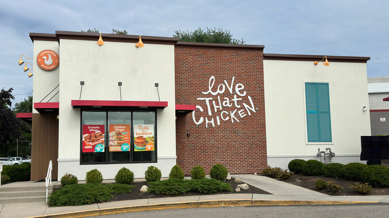 exterior of a Popeyes