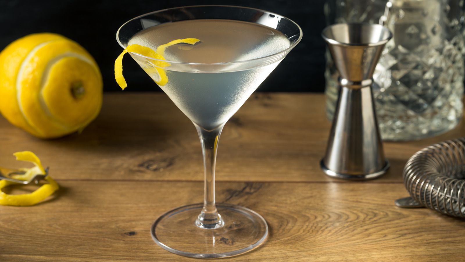 How To Mix A Martini Like Winston Churchill