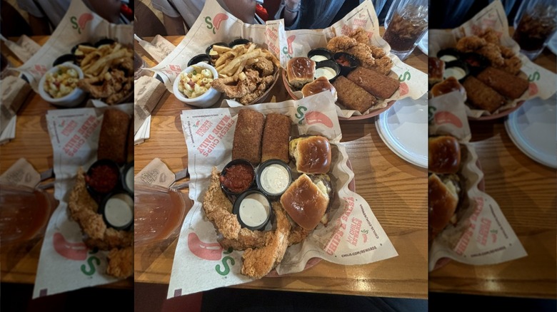 Bowls of Chili's appetizers on table