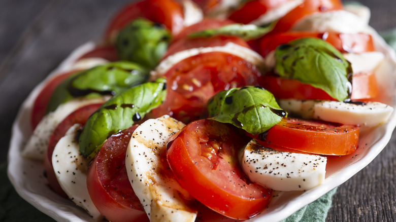 A dish of Caprese salad