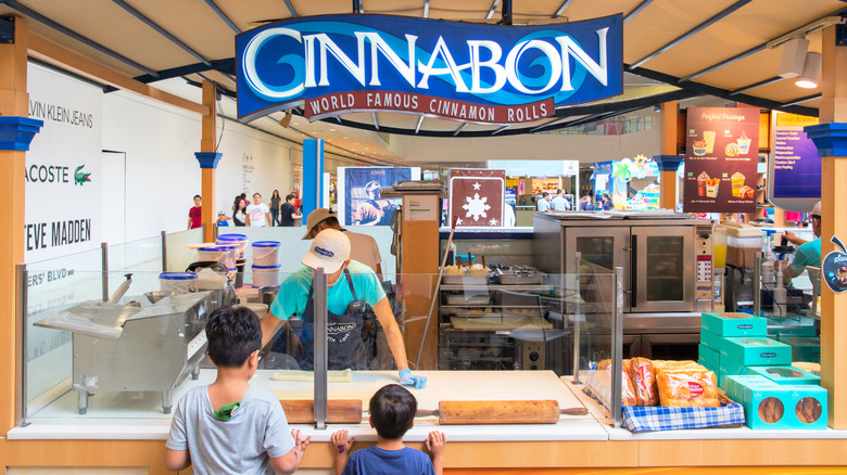 A cinnabon location