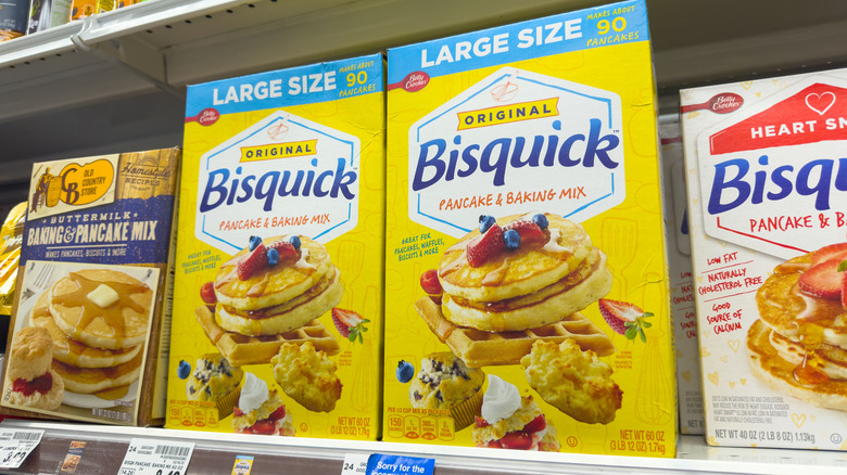 Bisquick pancake mix boxes