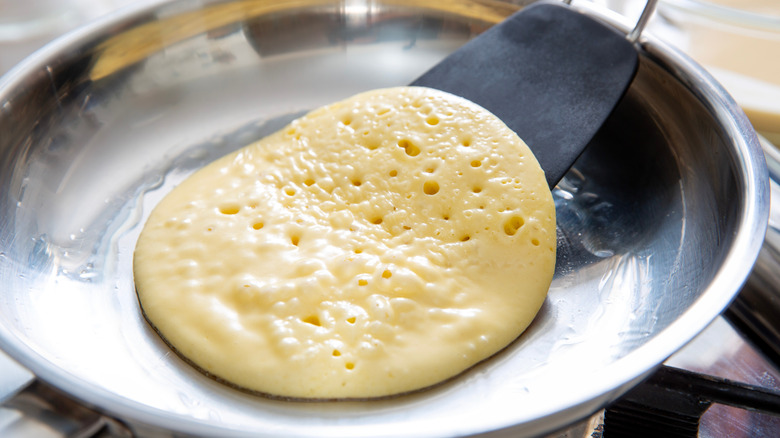 spatula lifting pancake side