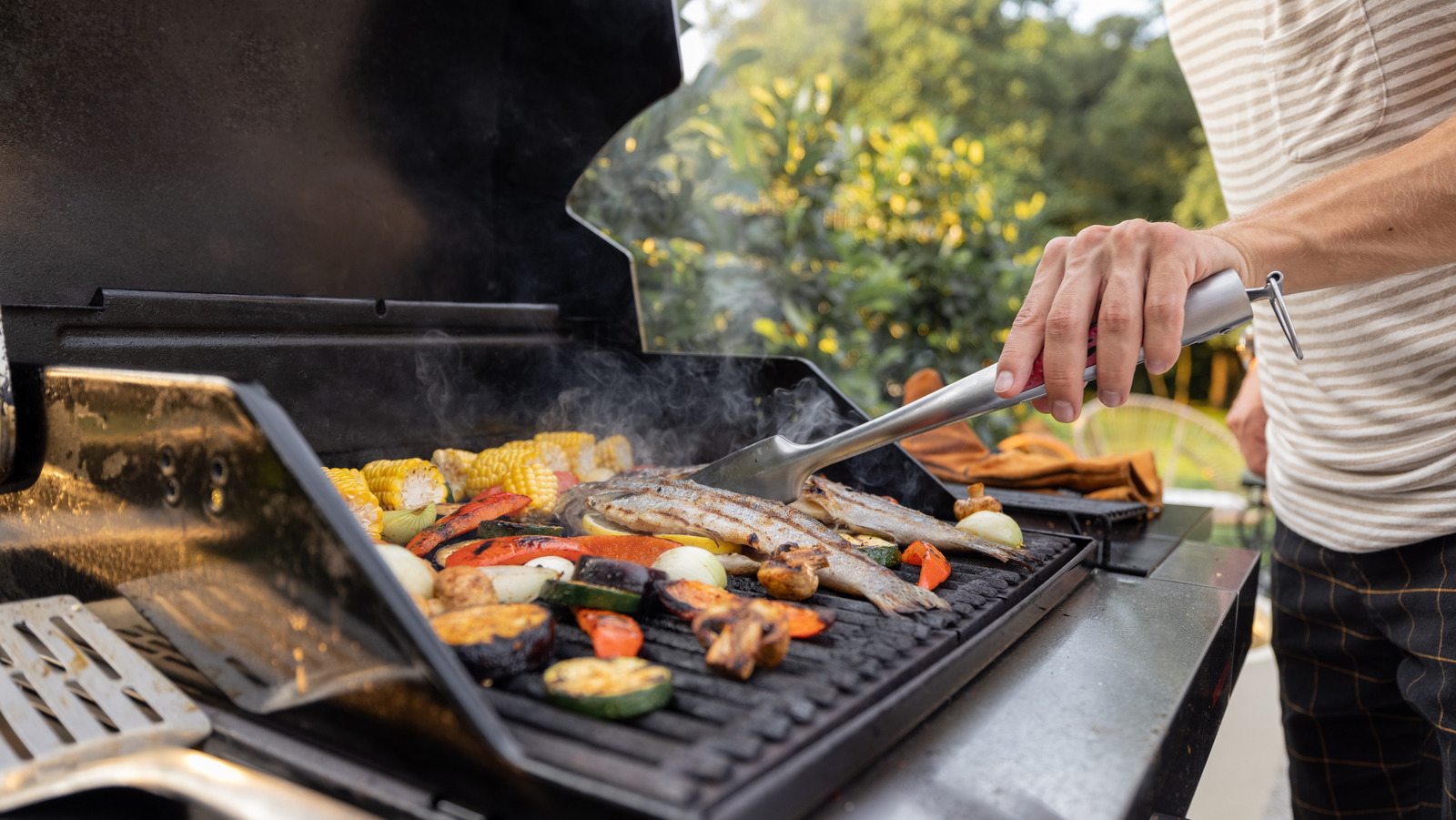 Instantly Make Your Grill Non-Stick With The Help Of A Raw Potato