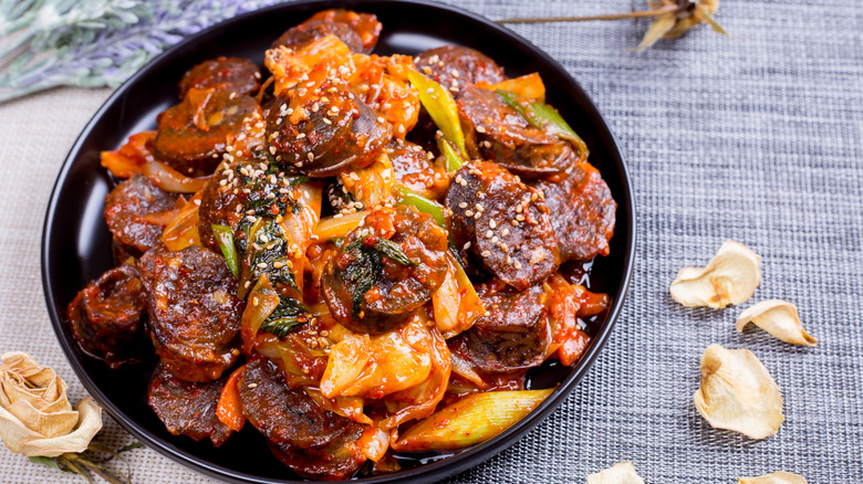 Stir-fried sundae sausage