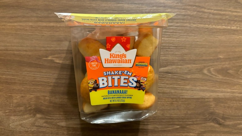 King's Hawaiian x Minions Shake 'Em Banana Bites package on wooden table