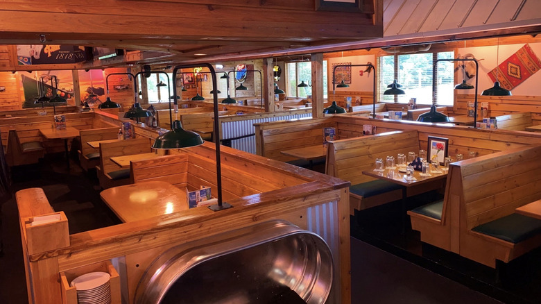 Texas Roadhouse interior design