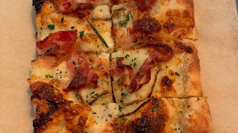 Bacon pizza from Blozzom