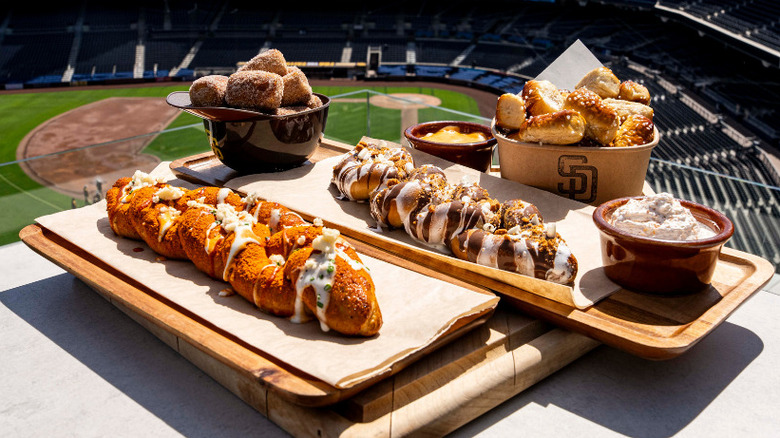 Padres Pretzels