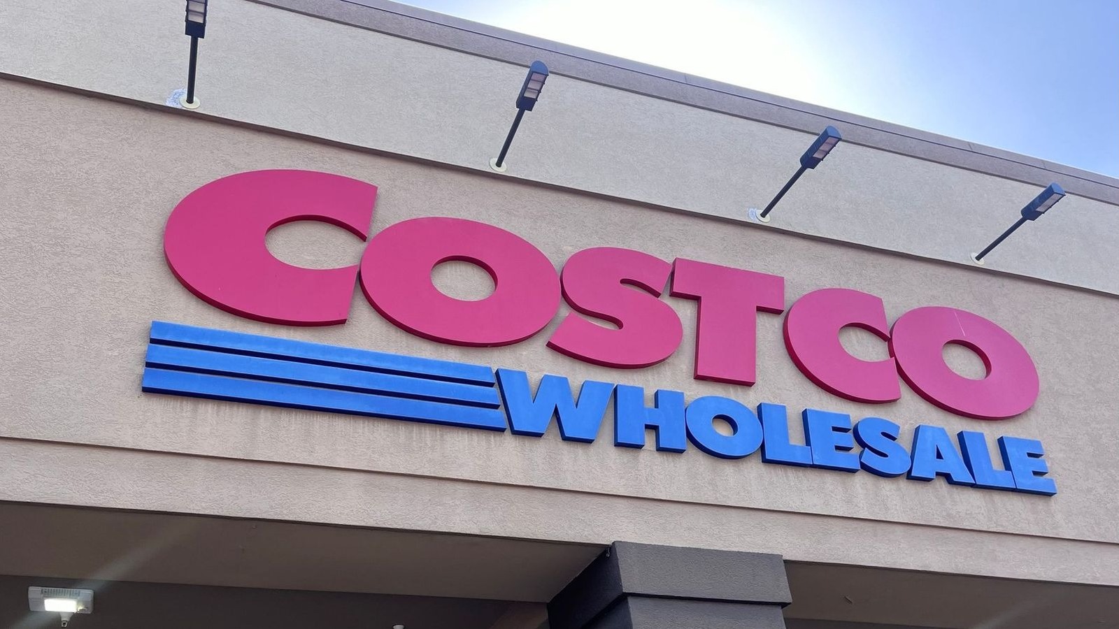 This New Pyrex Costco Set Has Customers Split Between Hate And Love
