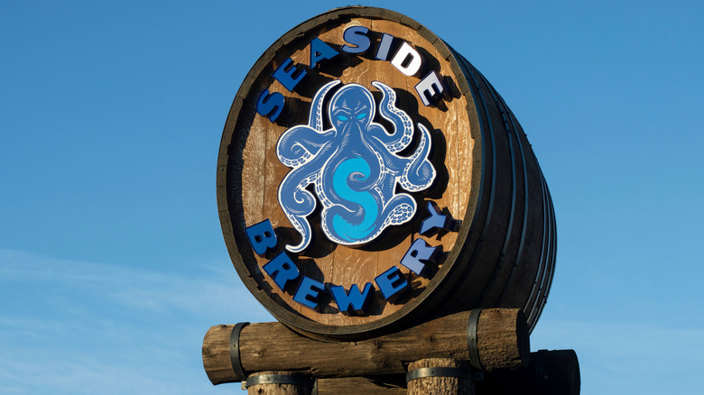 Seaside Brewery exterior sign