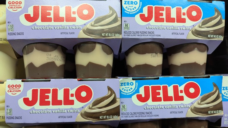 Jell-O pudding cups in packaging on a shelf