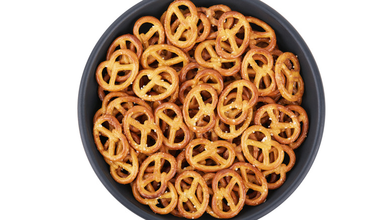 Pretzels in a black bowl