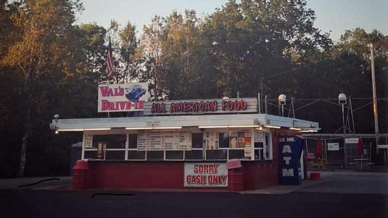 Exterior of Val's Drive-In