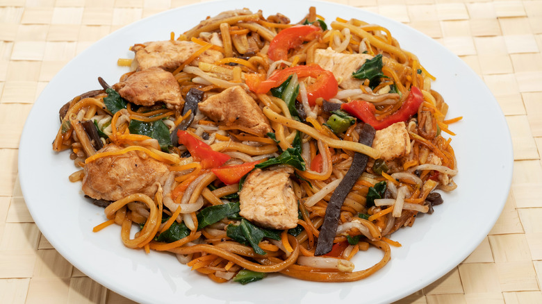 plate of chicken chow mein