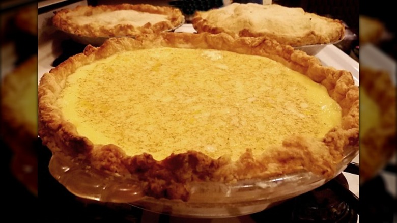 Yellow custard-based pie