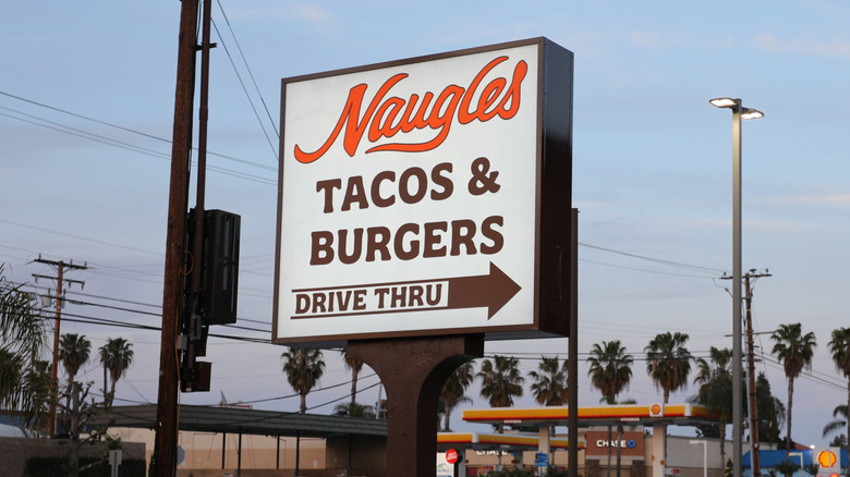 Naugles outdoor sign at dusk