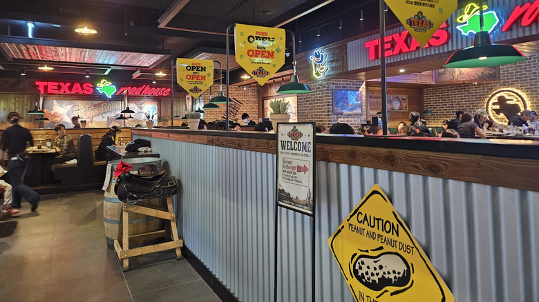 The inside of a Texas Roadhouse restaurant