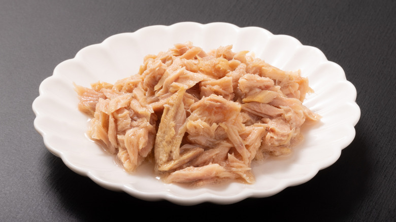Canned tuna on plate