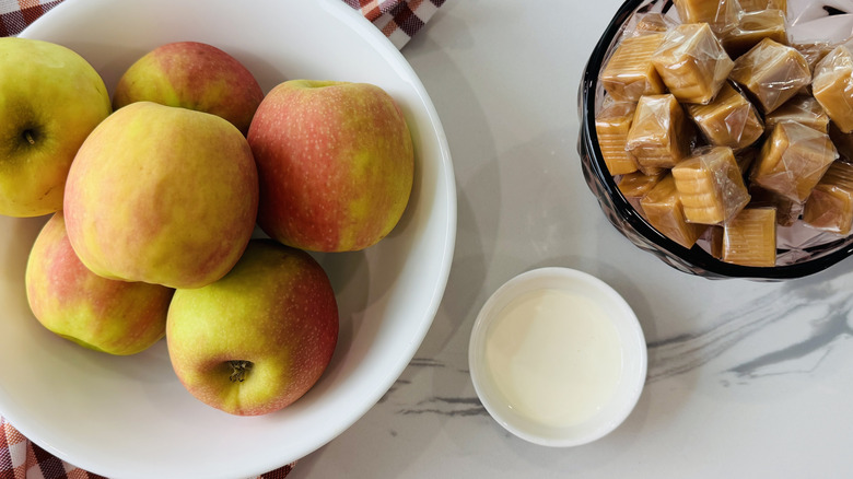 Ingredients for caramel apples