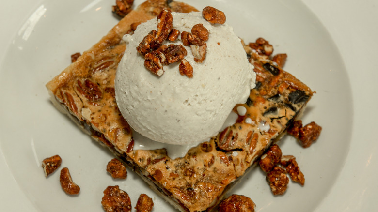 Ozark pudding with ice cream