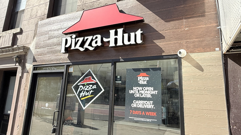 Exterior of a Pizza Hut