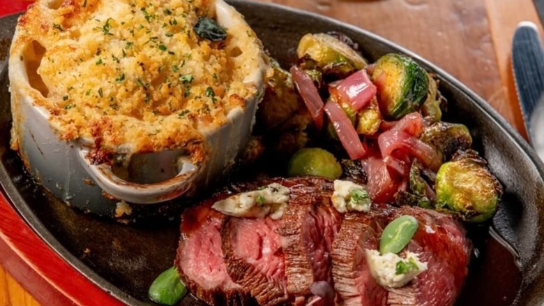 Steak with macaroni and cheese